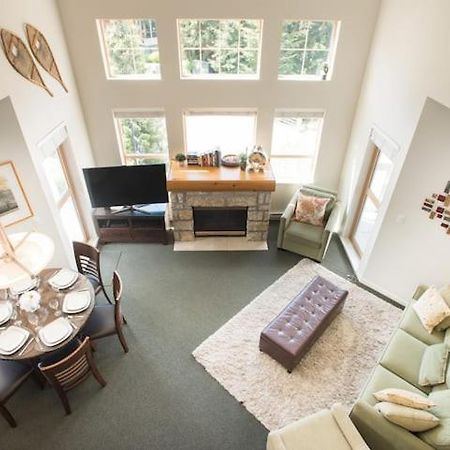 Tyndall Stone Lodge By Cozystay Signature Whistler Bagian luar foto