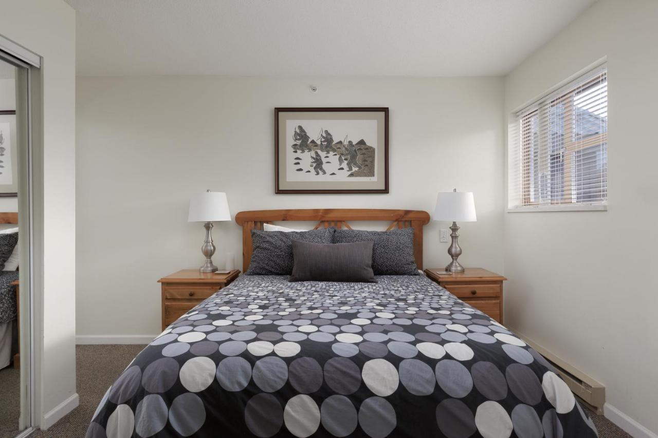 Tyndall Stone Lodge By Cozystay Signature Whistler Bagian luar foto