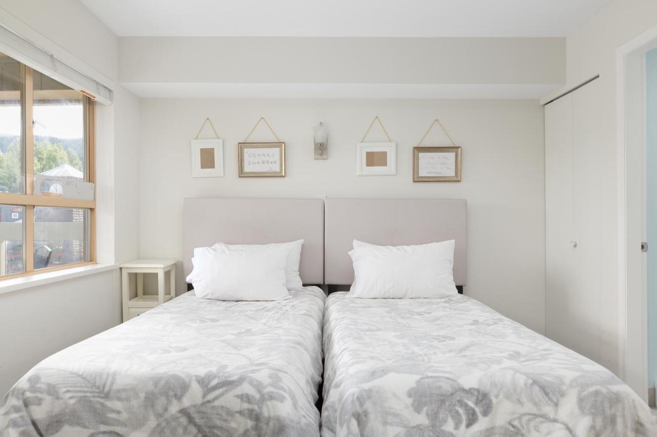 Tyndall Stone Lodge By Cozystay Signature Whistler Bagian luar foto