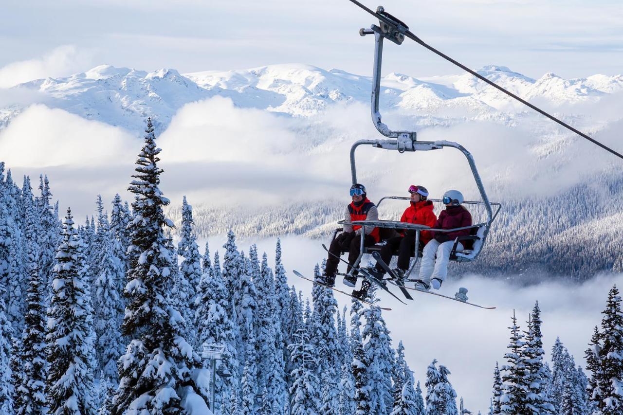 Tyndall Stone Lodge By Cozystay Signature Whistler Bagian luar foto