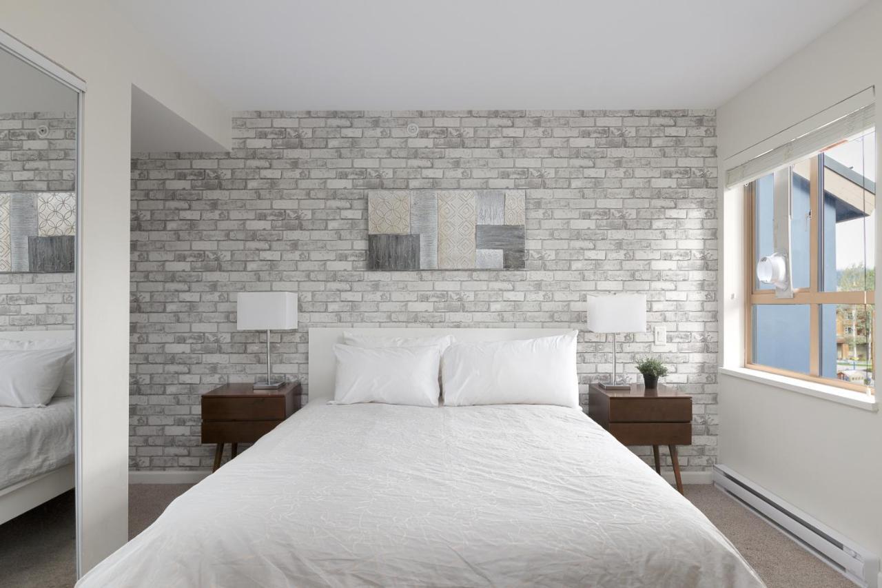 Tyndall Stone Lodge By Cozystay Signature Whistler Bagian luar foto