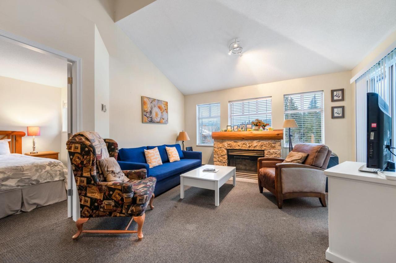 Tyndall Stone Lodge By Cozystay Signature Whistler Bagian luar foto
