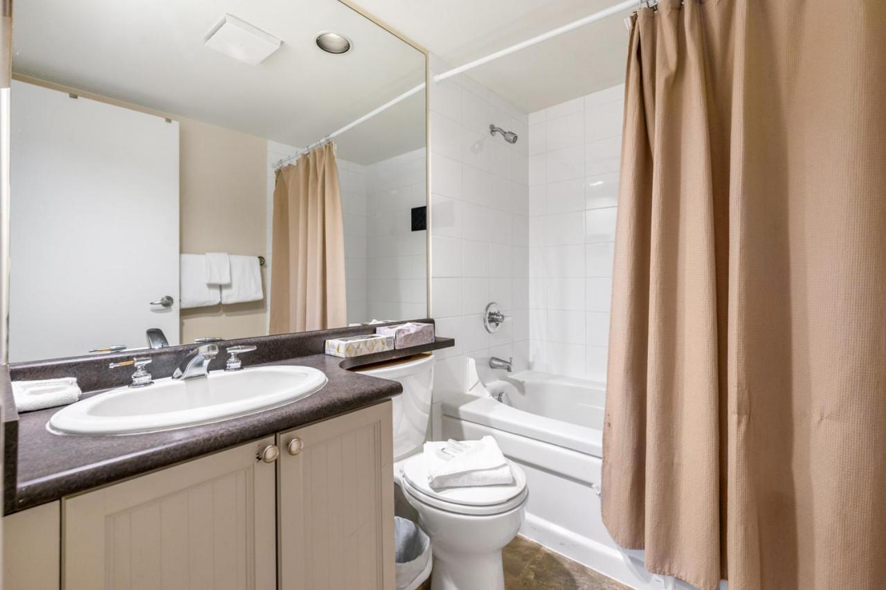 Tyndall Stone Lodge By Cozystay Signature Whistler Bagian luar foto
