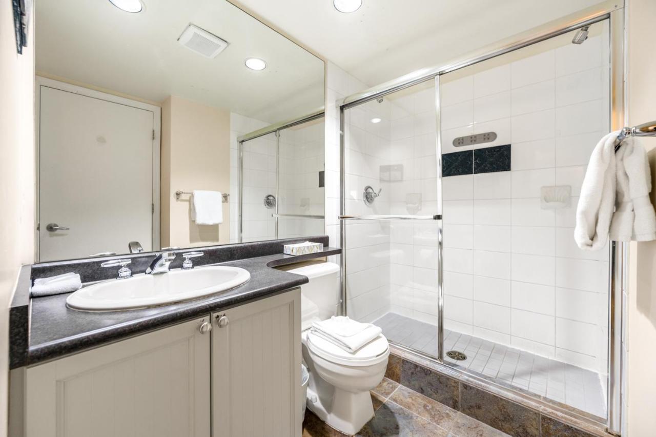 Tyndall Stone Lodge By Cozystay Signature Whistler Bagian luar foto